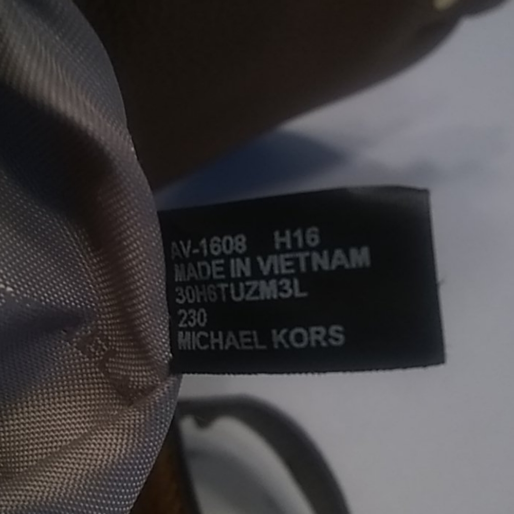 Michael kors Large saddlebag purse. - Picture 11 of 16